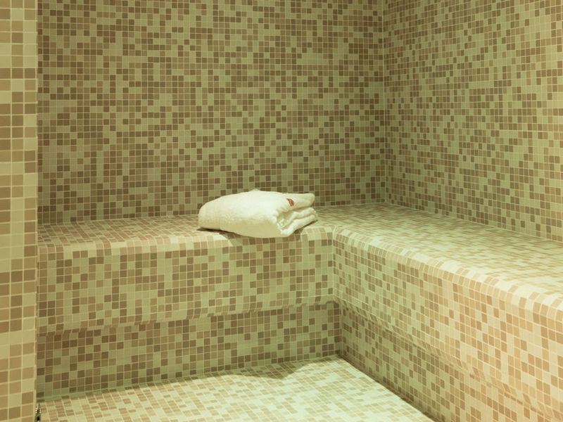 Turkish bath with chromotherapy