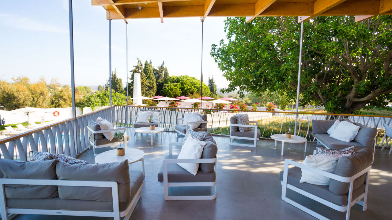 Orangea Bistro, overlooking the pools with a trendy atmosphere